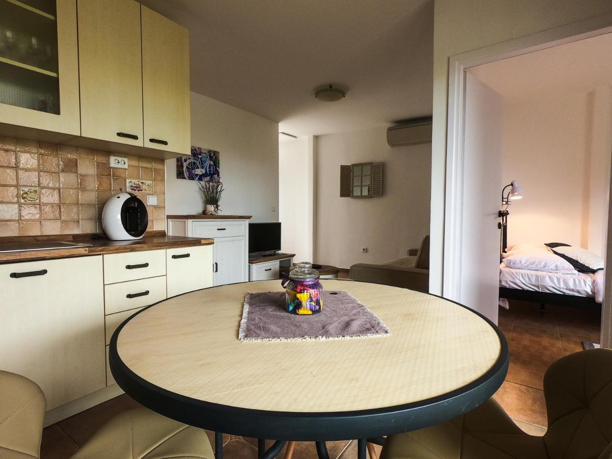 Apartments Summer Touch Petrcane Eksteriør bilde
