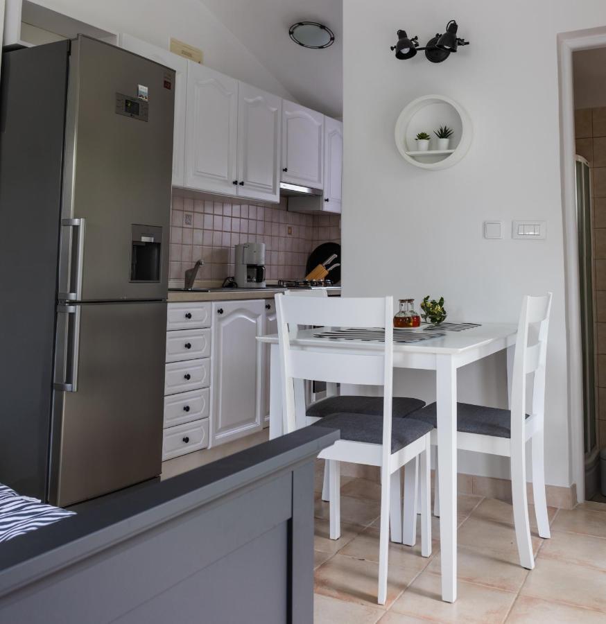 Apartments Summer Touch Petrcane Eksteriør bilde