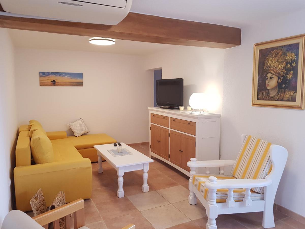 Apartments Summer Touch Petrcane Eksteriør bilde